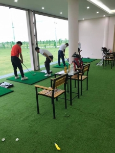 Cung cấp cỏ nhân tạo cho học viện golf tại sân tập Thanh Hà